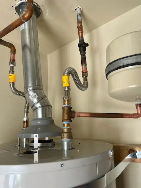 Water heater installation and plumbing repair in Royal Northaven